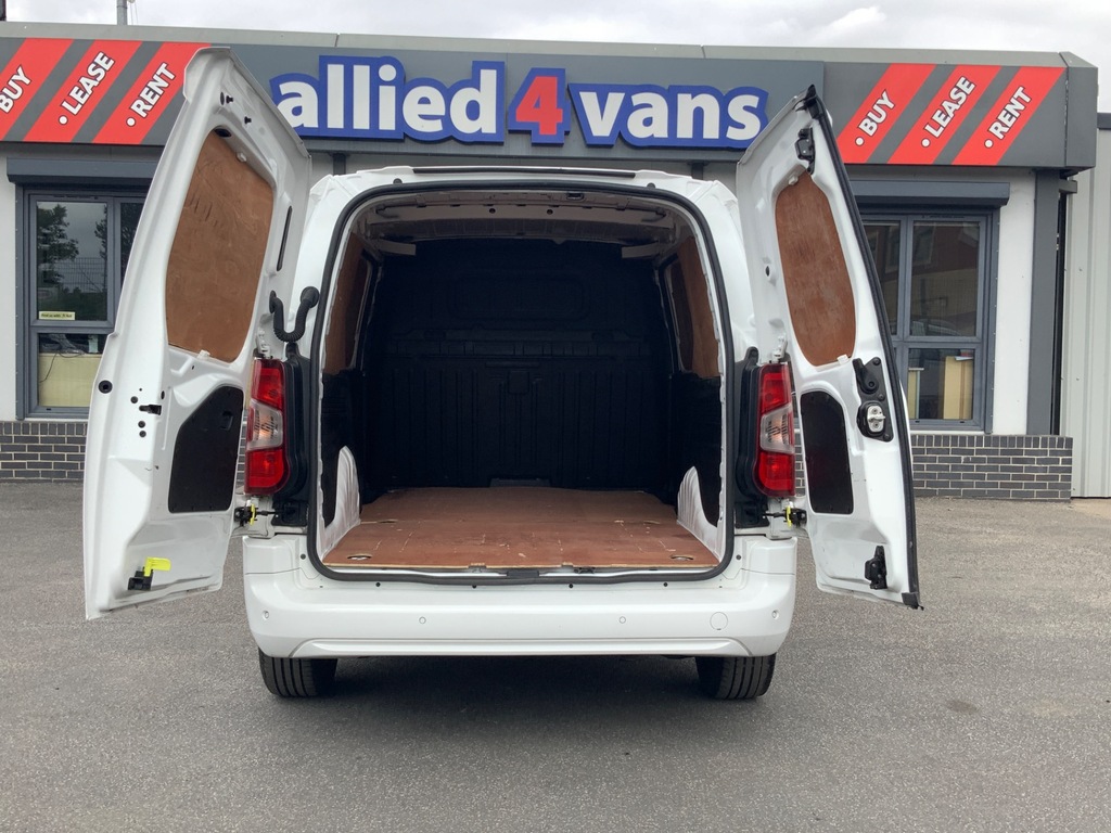 Vauxhall Combo 2300 1.5 Turbo D 100Ps H1 Sportive Van White #12