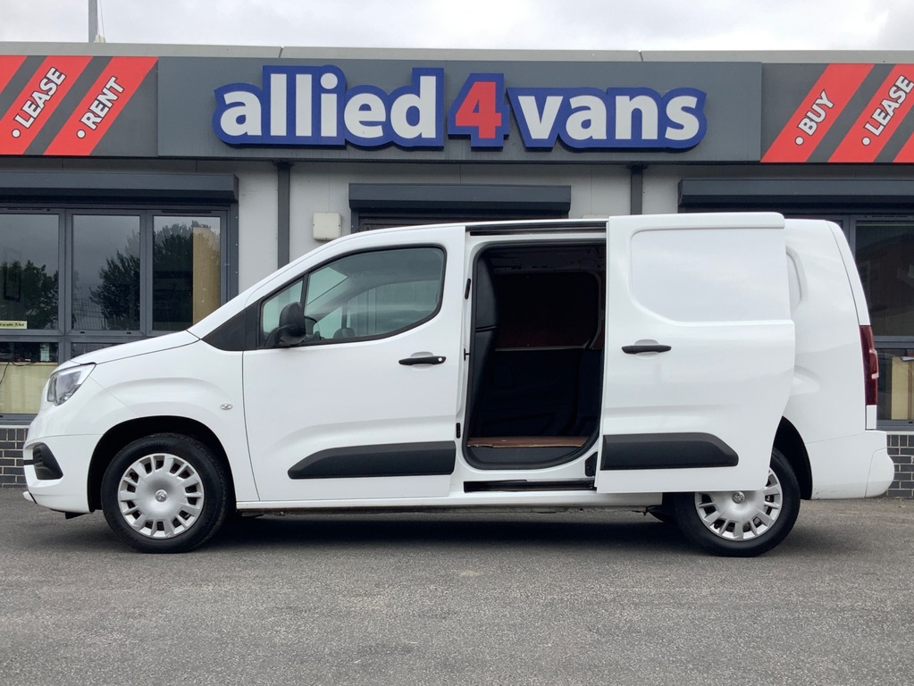 Vauxhall Combo 2300 1.5 Turbo D 100Ps H1 Sportive Van White #9