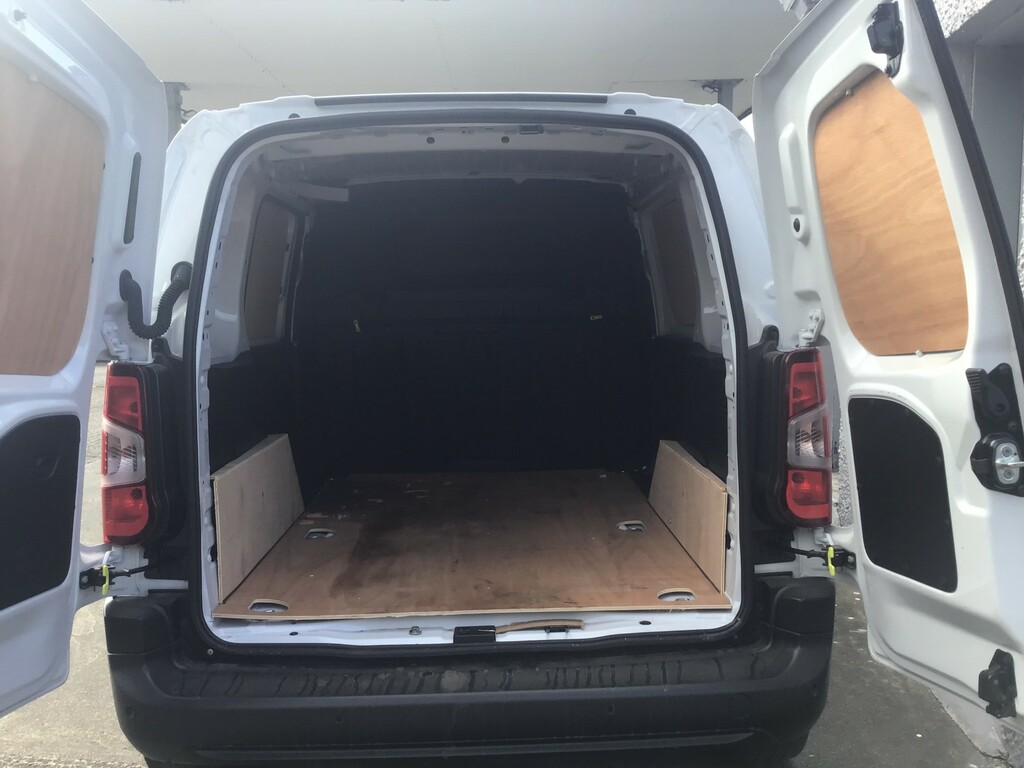 Citroen Berlingo Panel Van 1.5 Berlingo Van M Bluehdi 100 Ss 6-Spe LB23KWD White #4