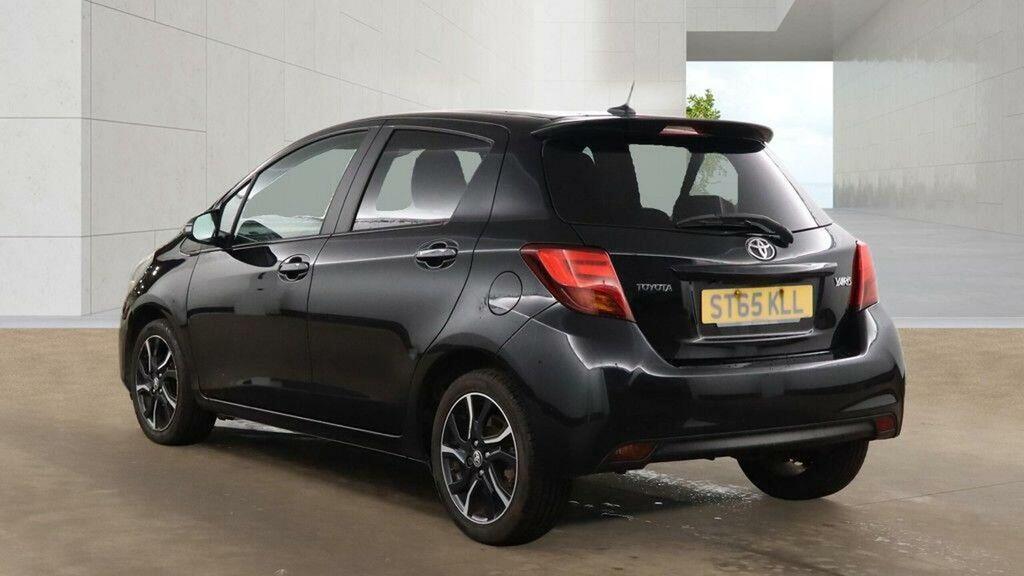 Toyota Yaris Hatchback 1.33 Dual Vvt-i Sport Euro 5 Euro 5 ST65KLL Black #3