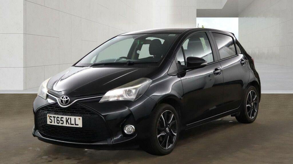 Toyota Yaris Hatchback 1.33 Dual Vvt-i Sport Euro 5 Euro 5 ST65KLL Black #2