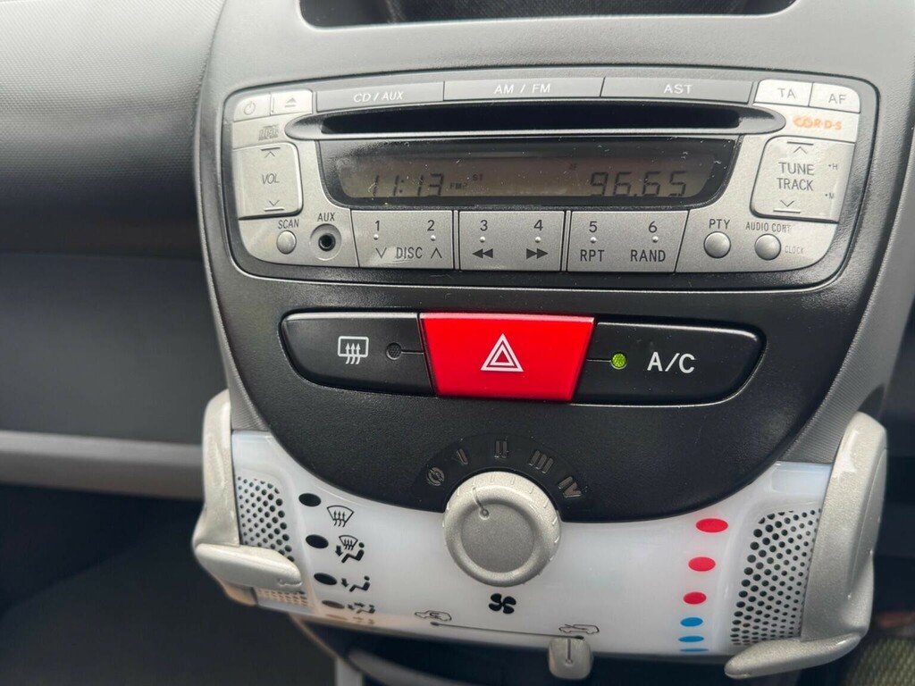 Toyota Aygo 1.0 Vvt-i Go Mm 67 Bhp Grey #33
