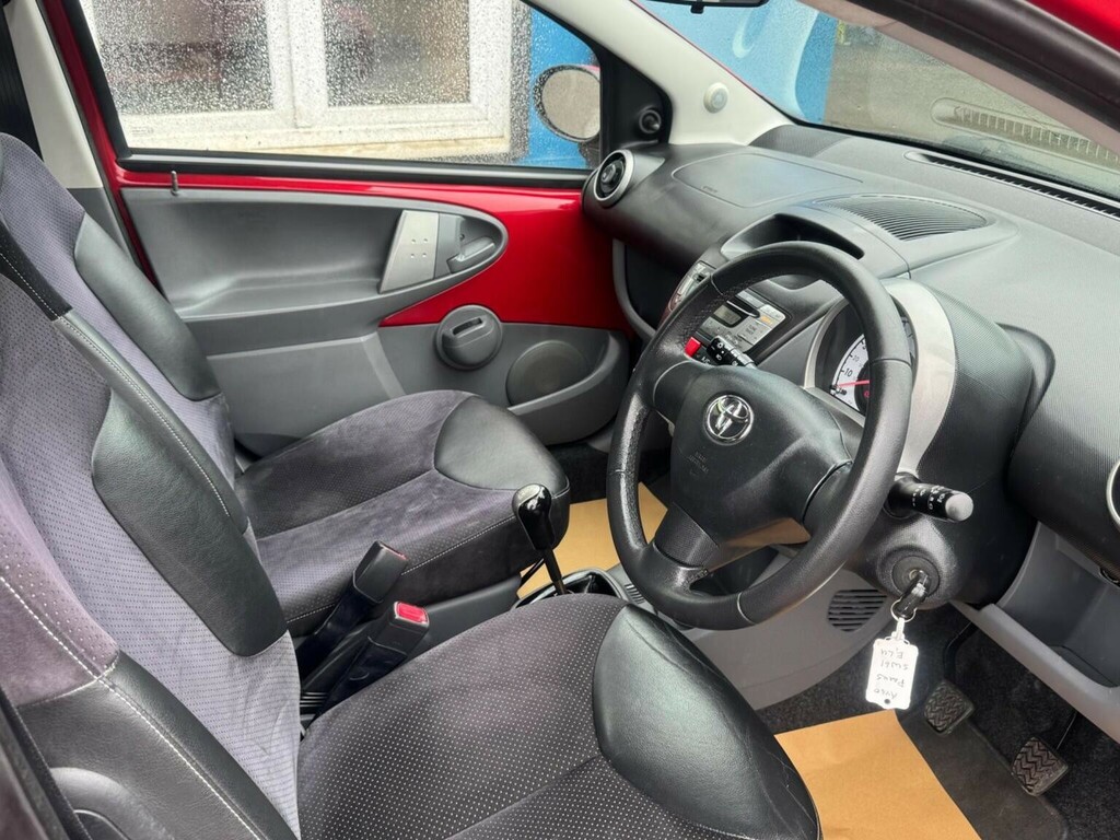 Toyota Aygo 1.0 Vvt-i Go Mm 67 Bhp Grey #18