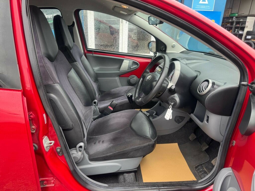 Toyota Aygo 1.0 Vvt-i Go Mm 67 Bhp Grey #17