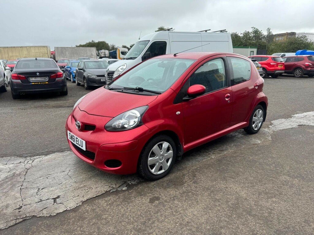 Toyota Aygo 1.0 Vvt-i Ice Euro 5 Red #3