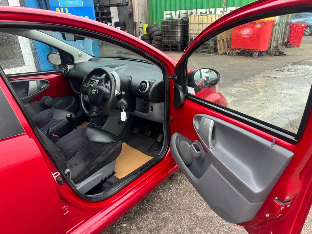 Toyota Aygo 1.0 Vvt-i Go Mm 67 Bhp Grey #24