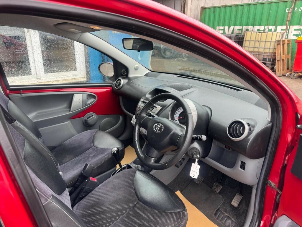 Toyota Aygo 1.0 Vvt-i Go Mm 67 Bhp Grey #10