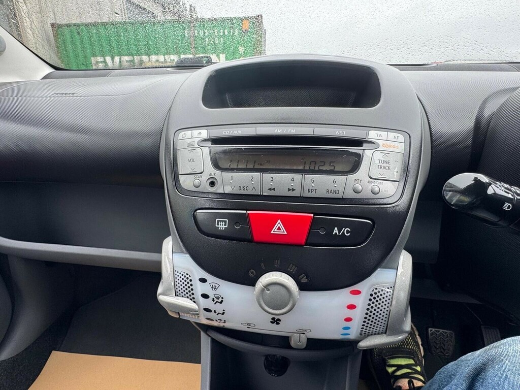 Toyota Aygo 1.0 Vvt-i Go Mm 67 Bhp Grey #16