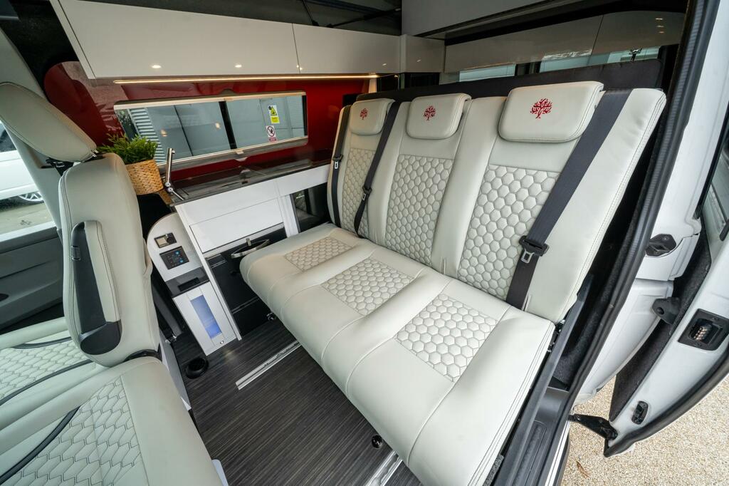 Volkswagen Campervan Transporter T30 H-line Tdi S-a Red #12