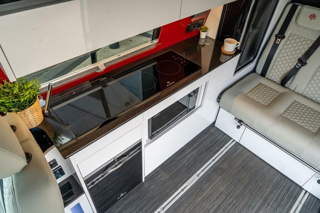 Volkswagen Campervan Transporter T30 H-line Tdi S-a Red #10