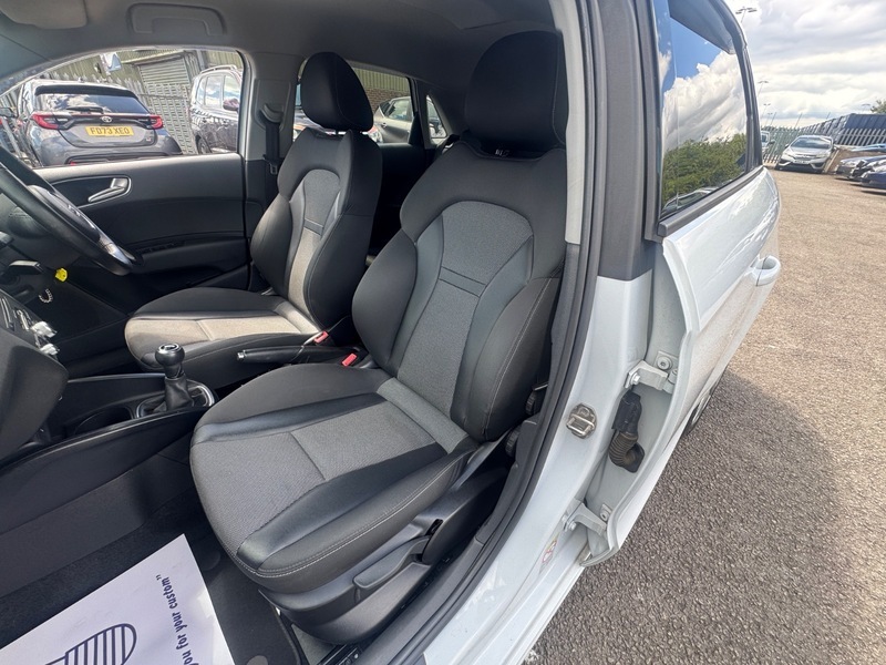 Audi A1 1.2 Tfsi Sport 35 Tax Low Insurance Group White #10