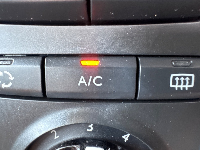 Peugeot 2008 1.6 Blue Hdi Ss Allure 100 Bhp Grey #20