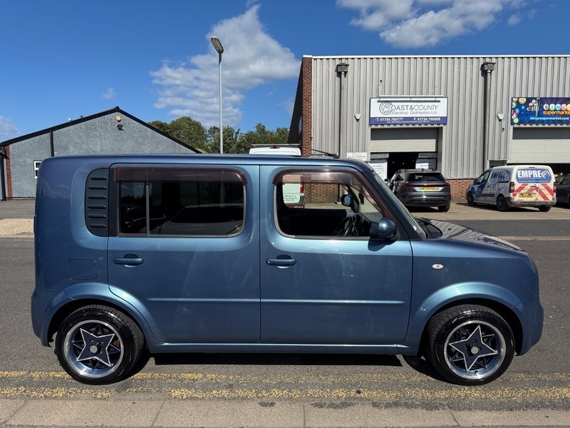 Nissan Cube Mpv Blue #4