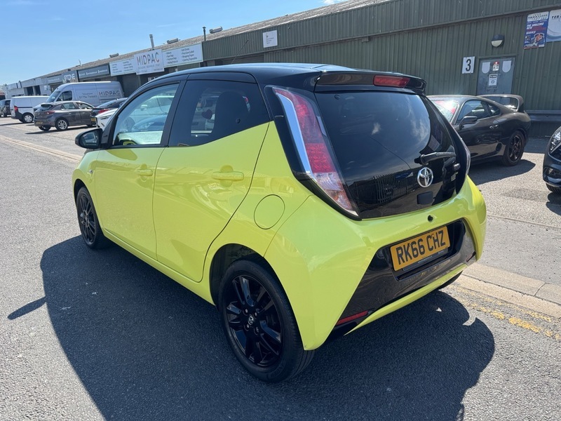 Toyota Aygo Vvt-i X-cite 3 X-shift Yellow #5