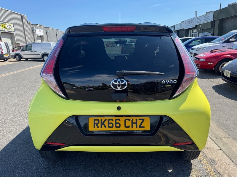 Toyota Aygo Vvt-i X-pure White #8