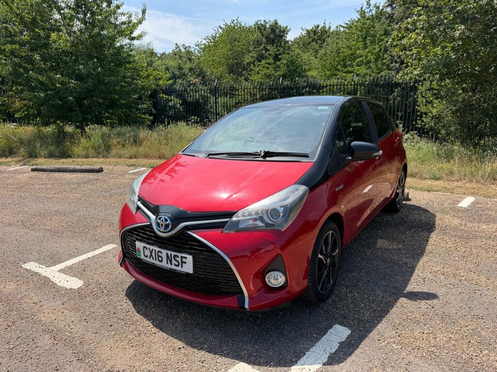 Toyota Yaris 1.5 Vvt-h Design E-cvt Euro 6 Red