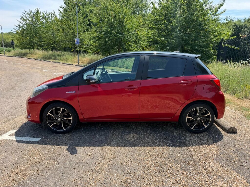 Toyota Yaris 1.5 Vvt-h Design E-cvt Euro 6 Red #4