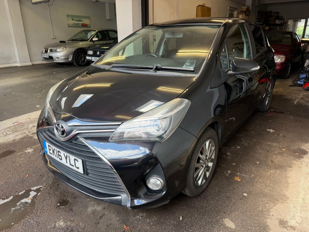 Toyota Yaris 1.33 Dual Vvt-i Icon Euro 6 Black #3