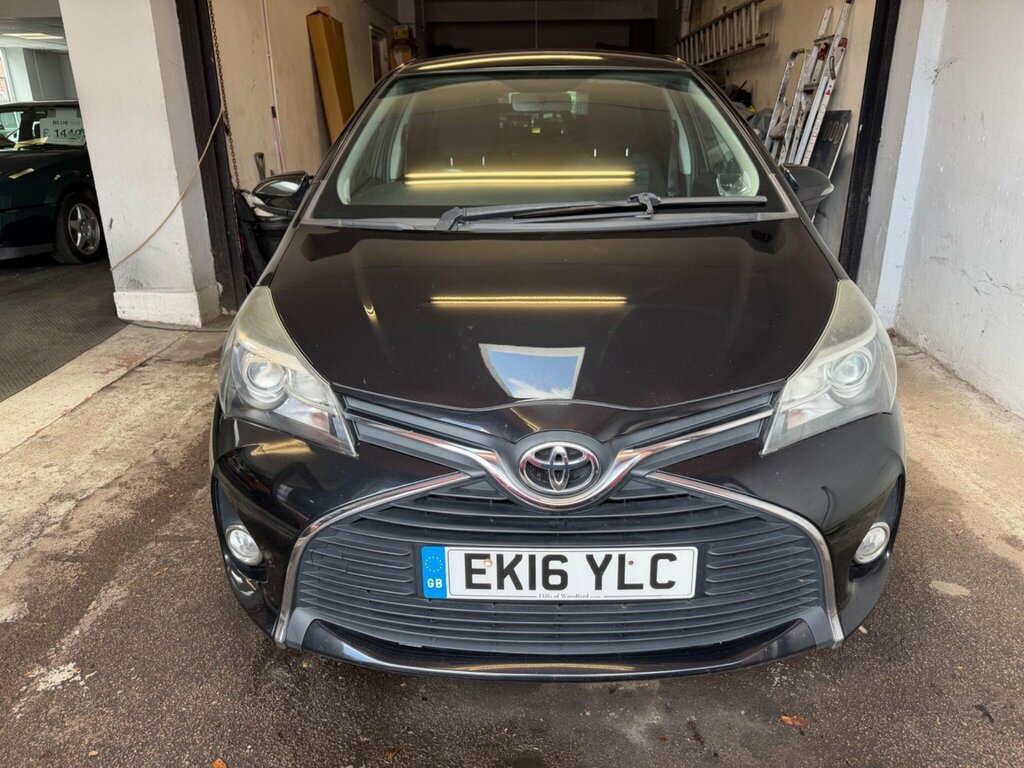 Toyota Yaris 1.33 Dual Vvt-i Icon Euro 6 Black #2