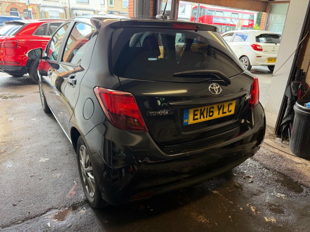 Toyota Yaris 1.33 Dual Vvt-i Icon Euro 6 Black #4