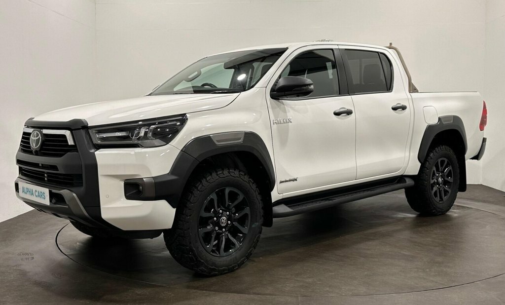 Toyota HILUX 2.8L Invincible X White #2