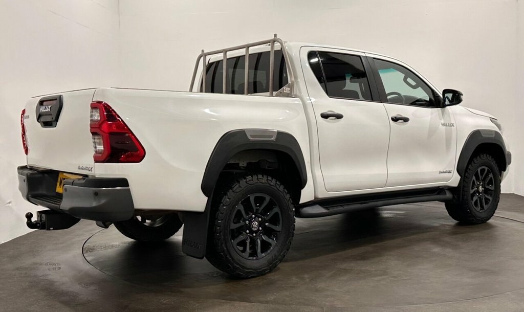 Toyota HILUX 2.8L Invincible X White #4