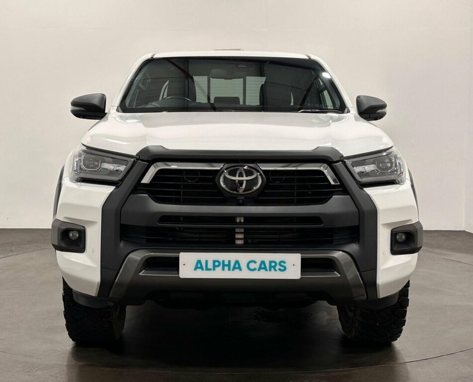 Toyota HILUX 2.8L Invincible X White #5