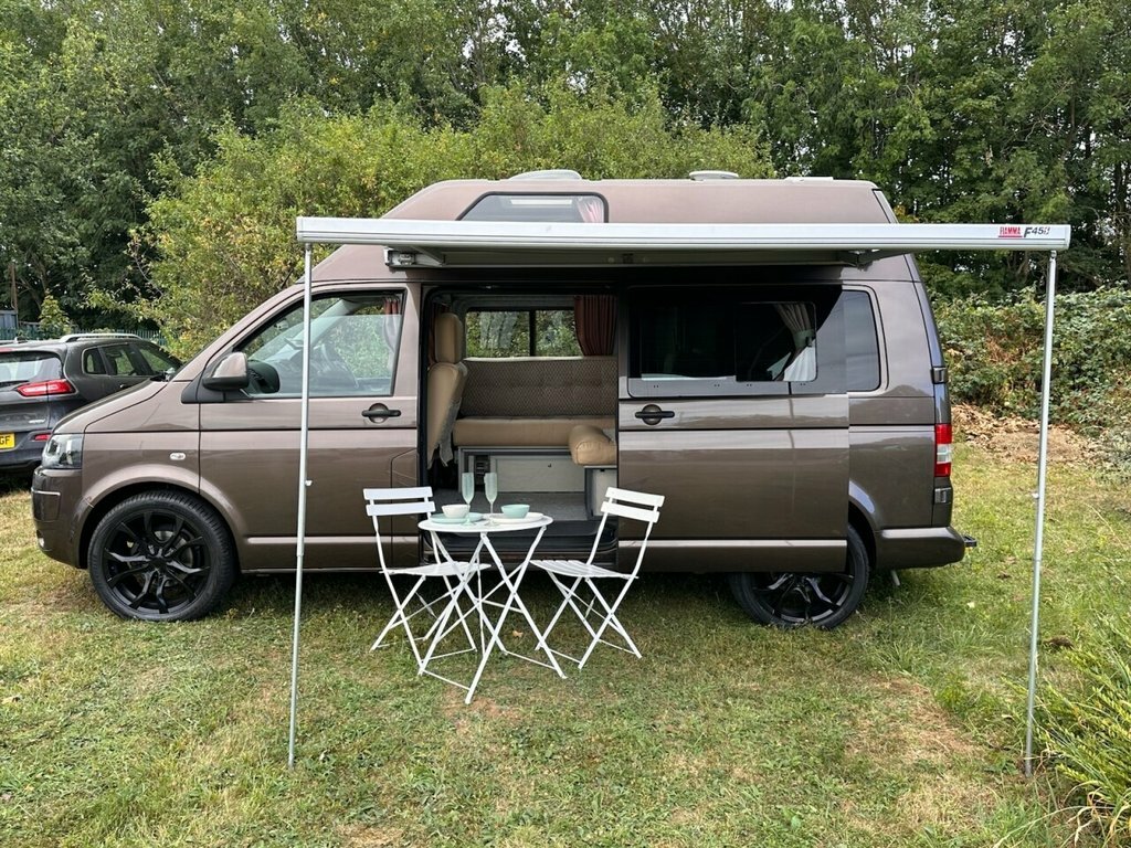 Volkswagen Transporter 2L T30 Brown