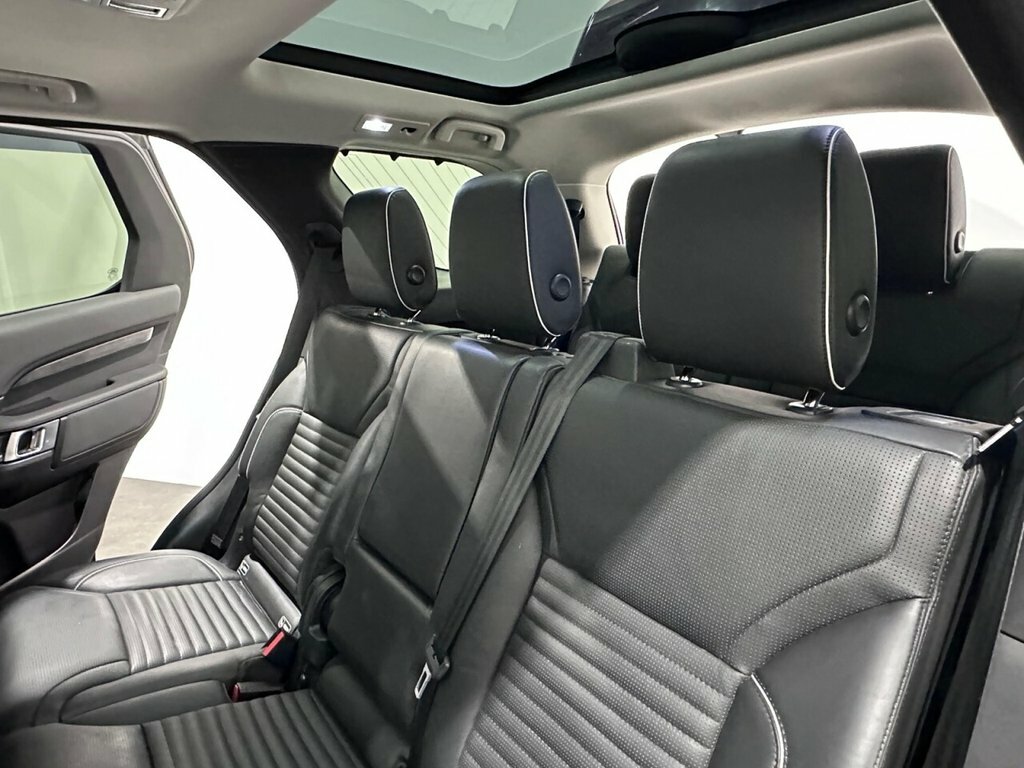 Land Rover Discovery Black #19