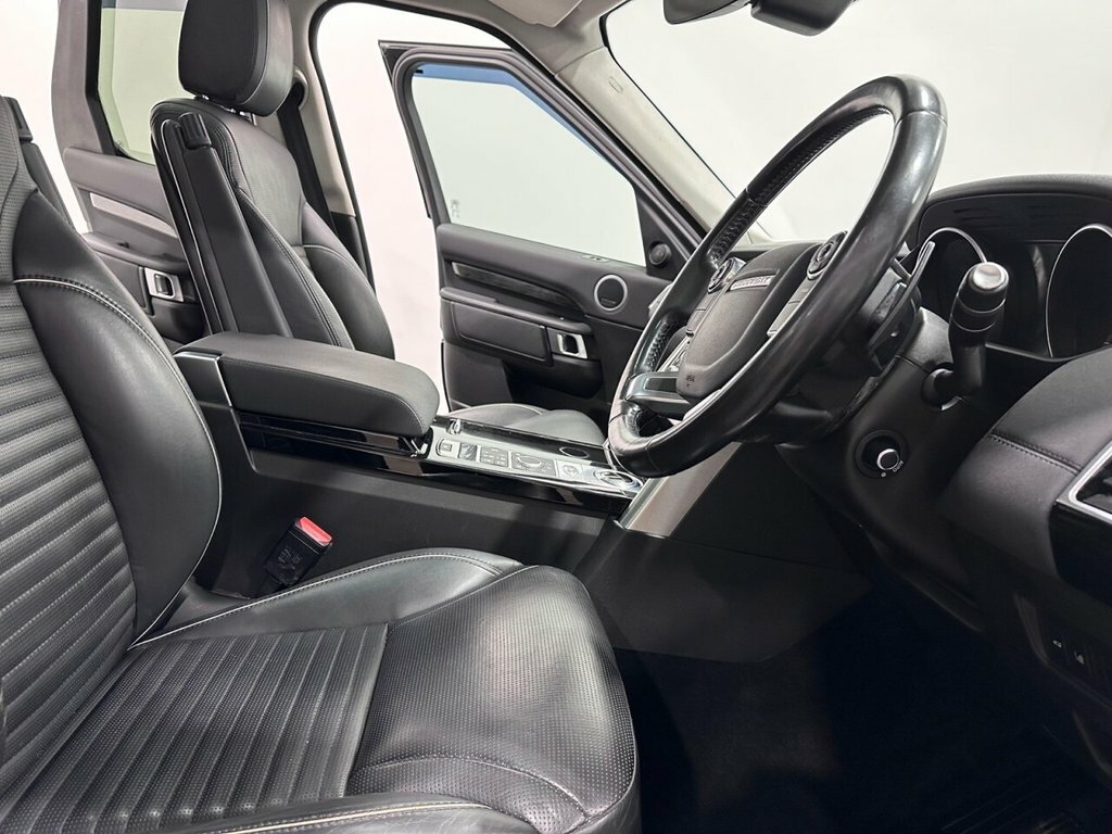Land Rover Discovery Black #7