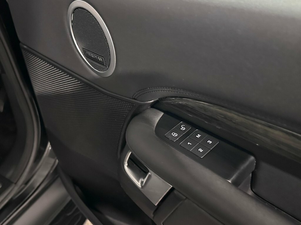 Land Rover Discovery Black #23