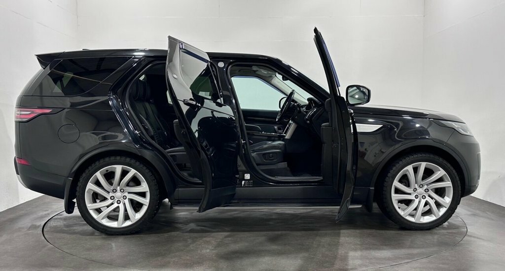 Land Rover Discovery Black #9