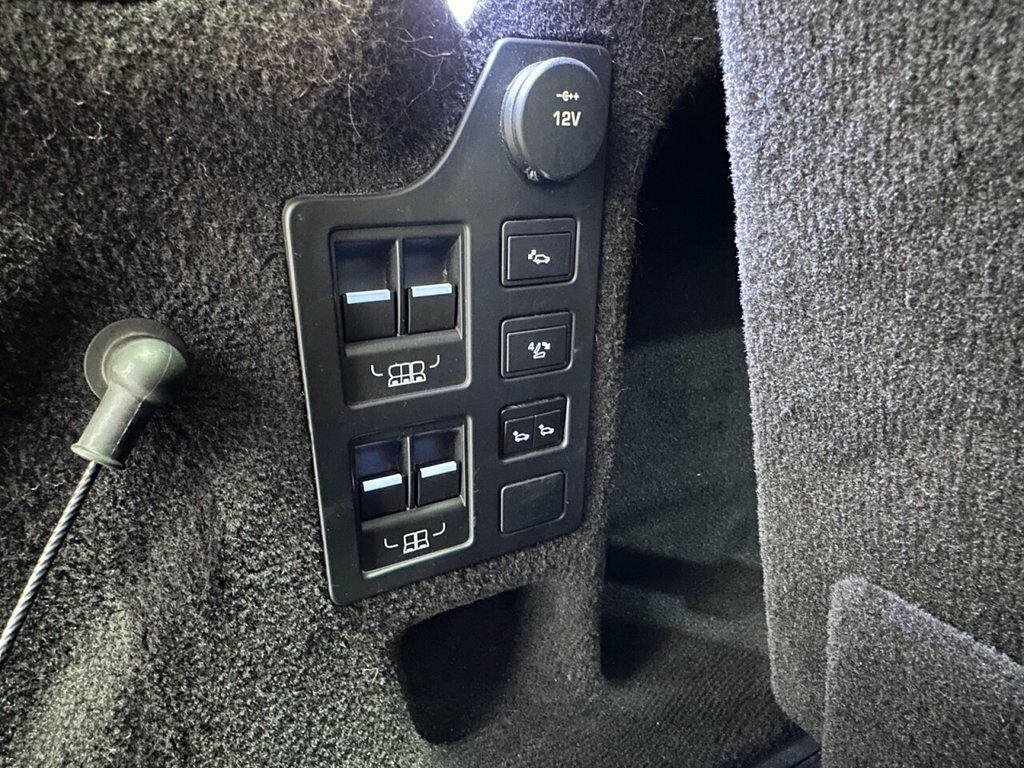 Land Rover Discovery Black #24