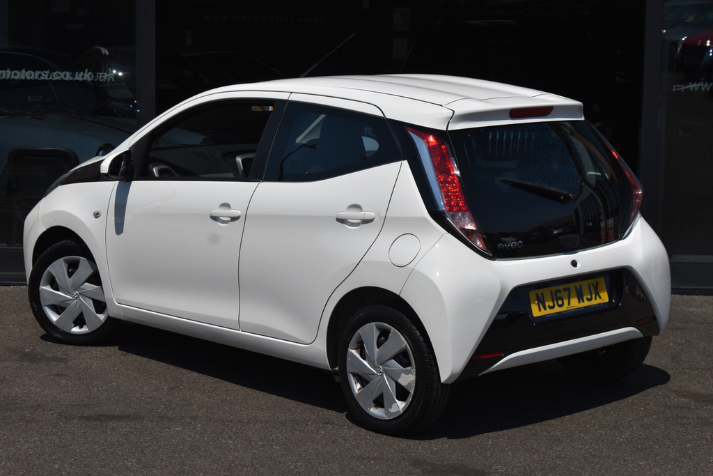 Toyota Aygo 1.0 Vvt-i X-play Hatchback Euro  #2