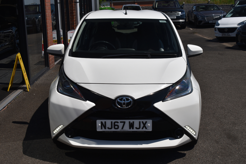 Toyota Aygo 1.0 Vvt-i X-play Hatchback Euro  #3