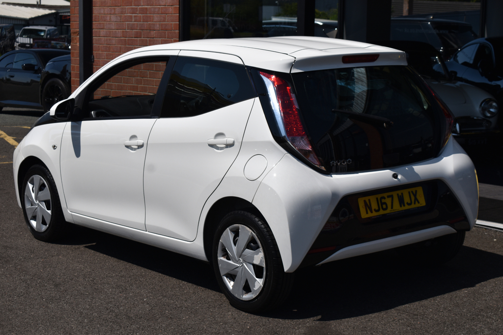 Toyota Aygo 1.0 Vvt-i X-play  #16