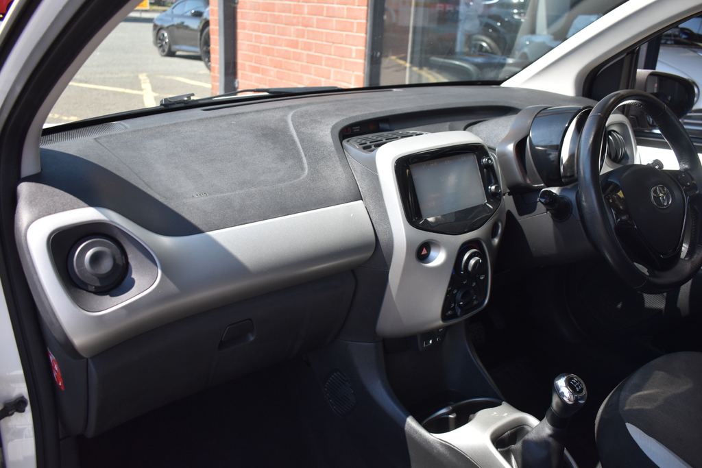 Toyota Aygo 1.0 Vvt-i X-play  #27