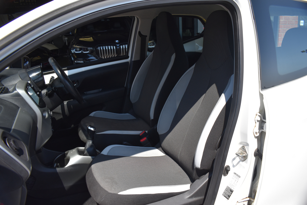 Toyota Aygo 1.0 Vvt-i X-play  #9
