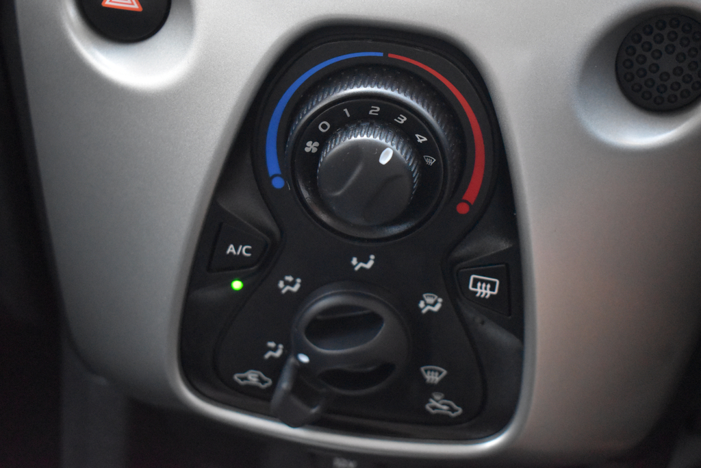 Toyota Aygo 1.0 Vvt-i X-play  #44