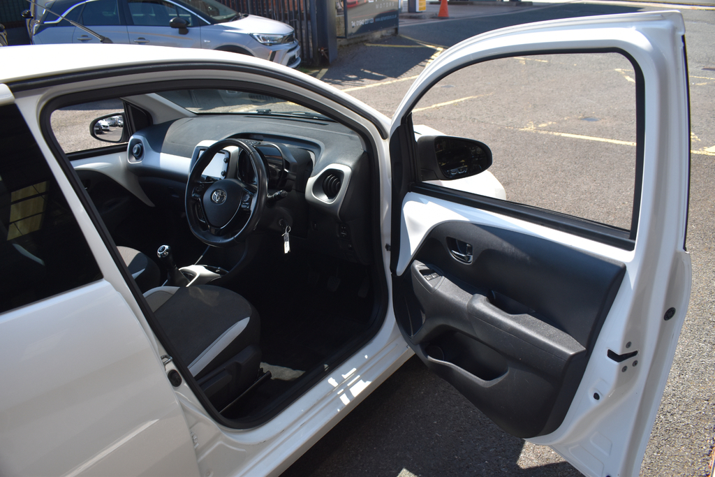 Toyota Aygo 1.0 Vvt-i X-play  #21
