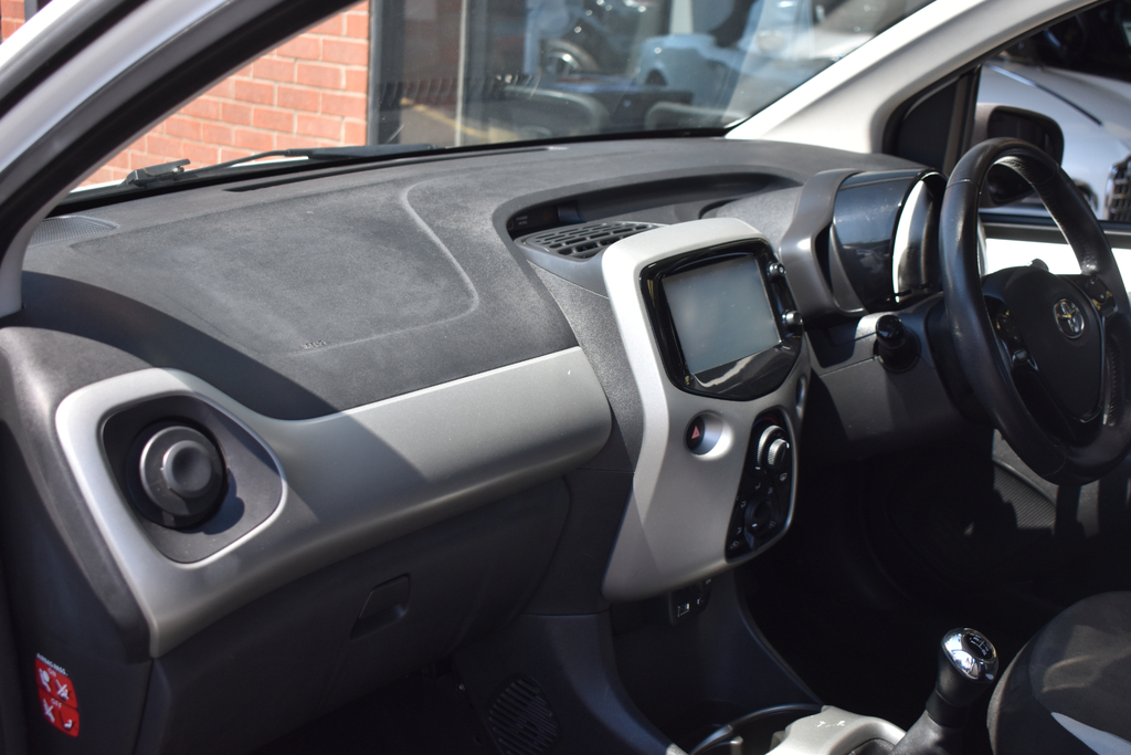 Toyota Aygo 1.0 Vvt-i X-play  #10