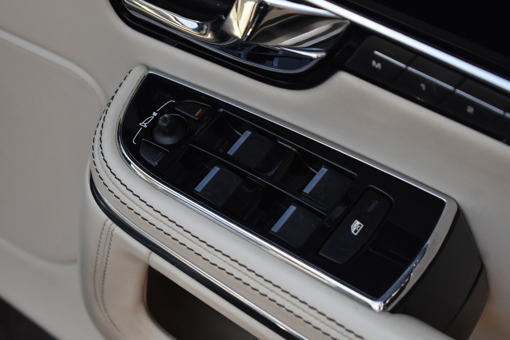 Jaguar XJ Automatic Silver #33