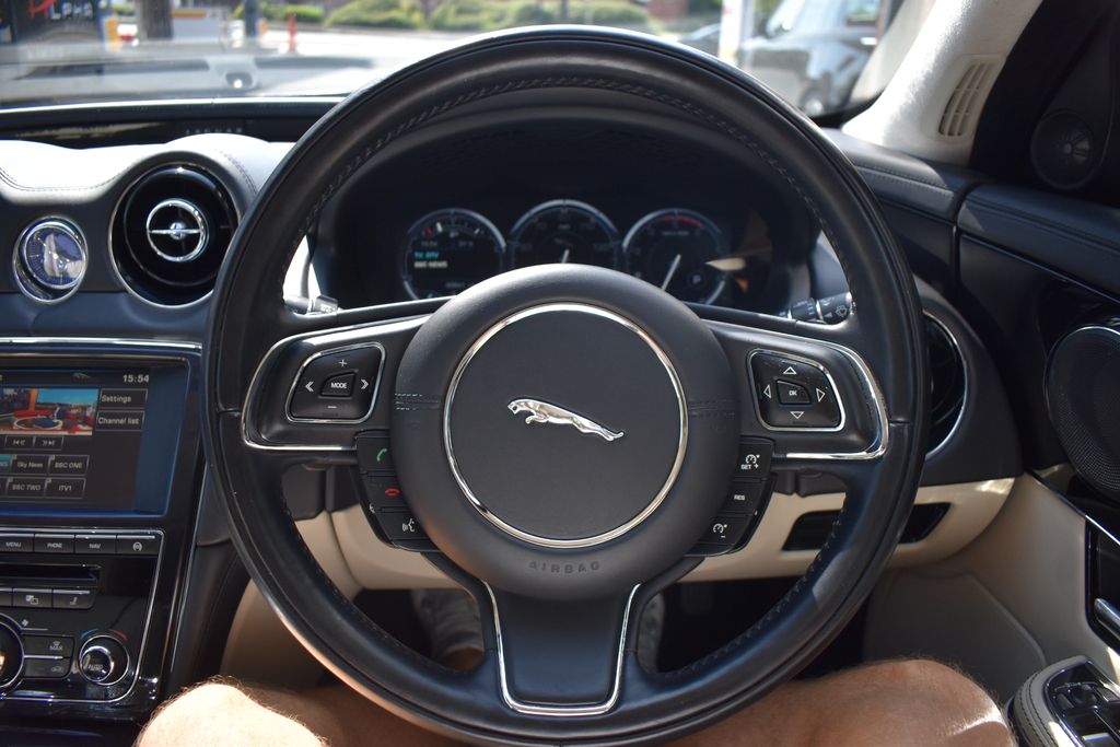 Jaguar XJ Automatic Silver #63