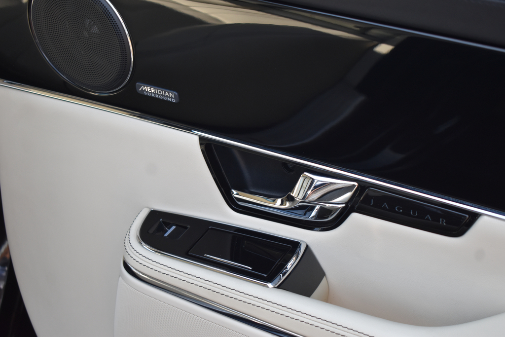 Jaguar XJ Automatic Silver #45