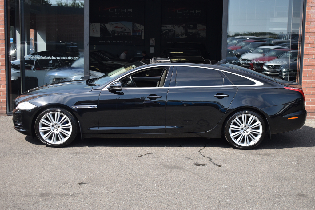 Jaguar XJ Automatic Silver #13