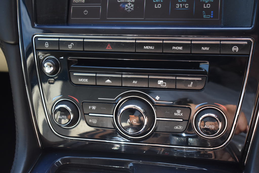Jaguar XJ Automatic Silver #76