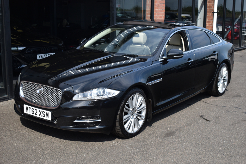 Jaguar XJ Automatic Silver #16