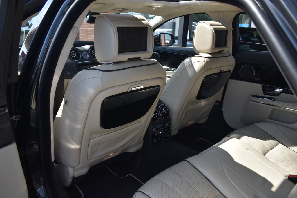 Jaguar XJ Automatic Silver #54