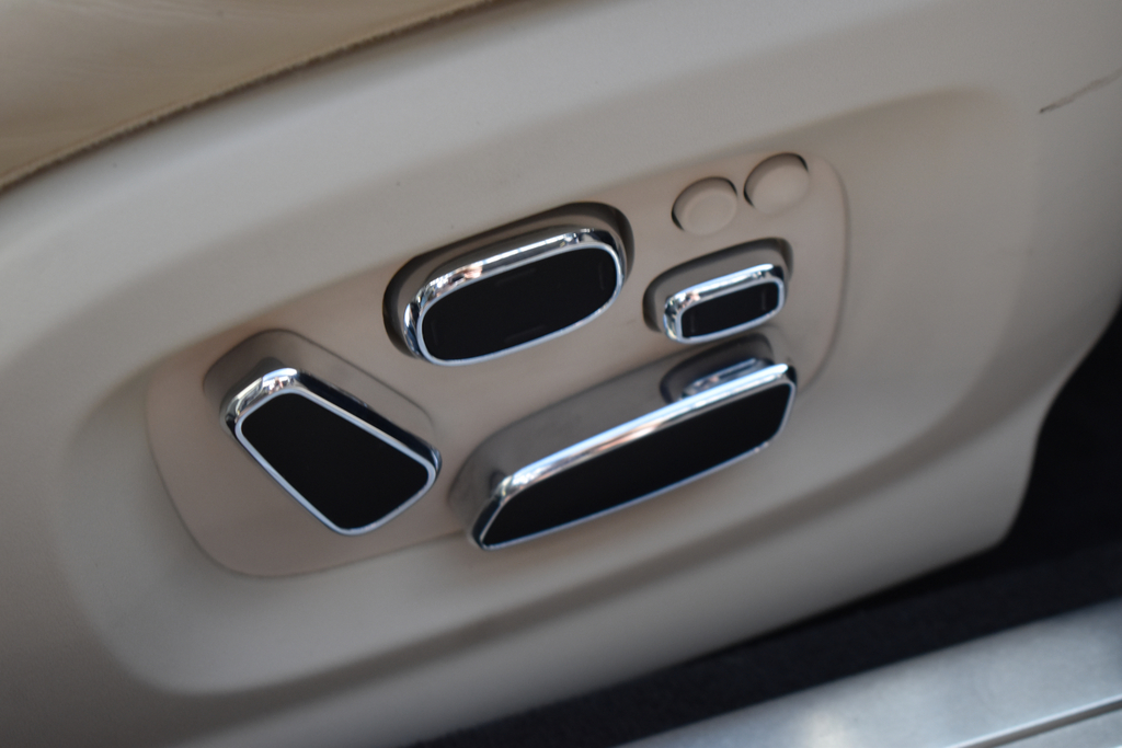 Jaguar XJ Automatic Silver #60