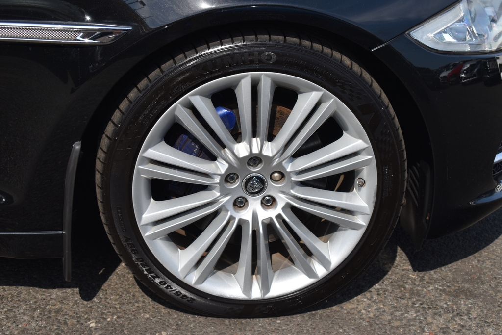 Jaguar XJ Automatic Silver #83